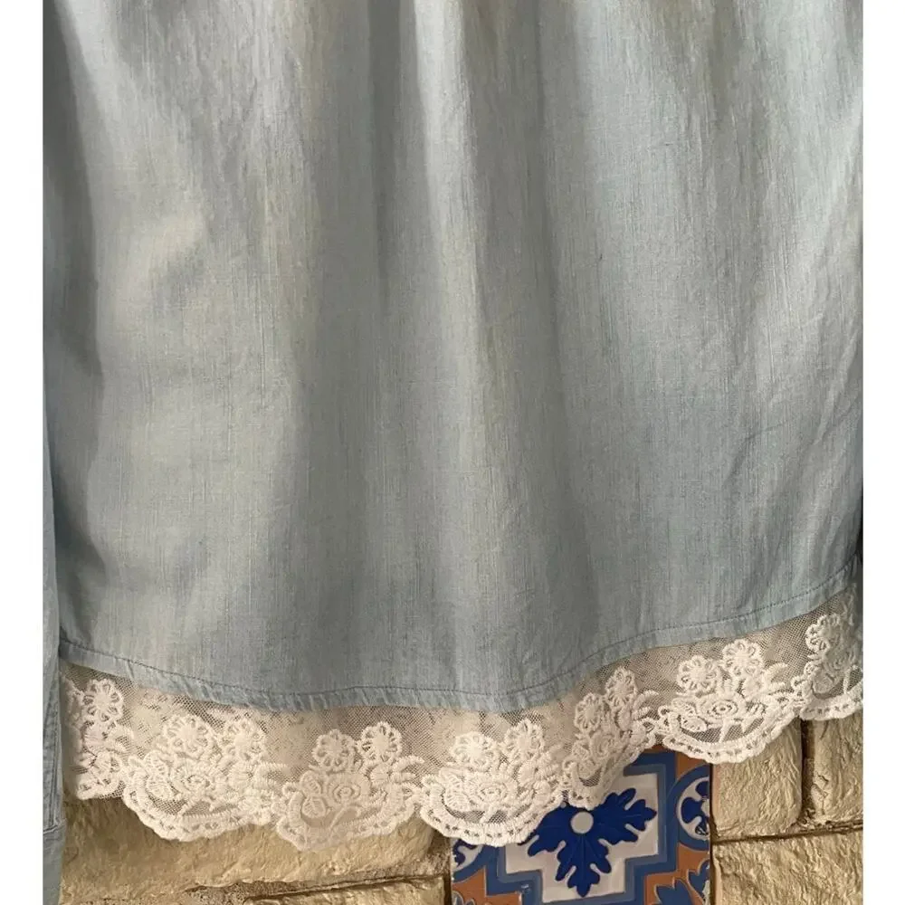 : Hollister Light Wash Chambray Button-Up Shirt with White Lace Trim Size Small - Picture 6 of 9